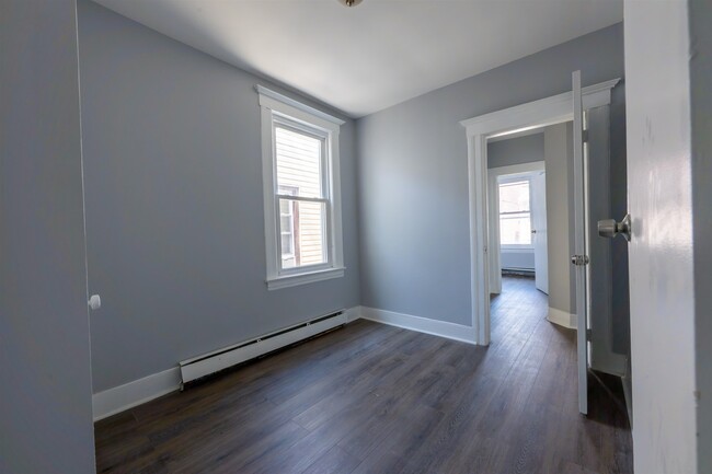 Building Photo - 229 Bidwell Ave