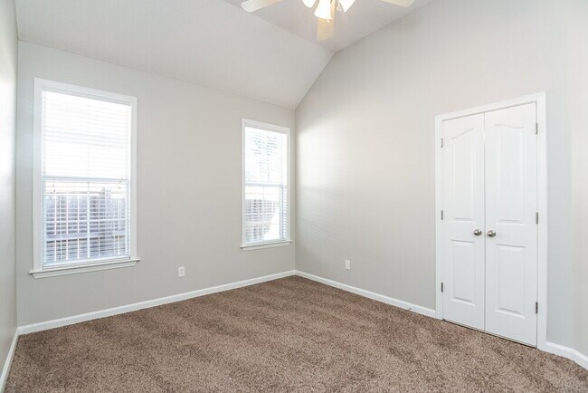 Foto del edificio - 4898 Indian Walk Ln