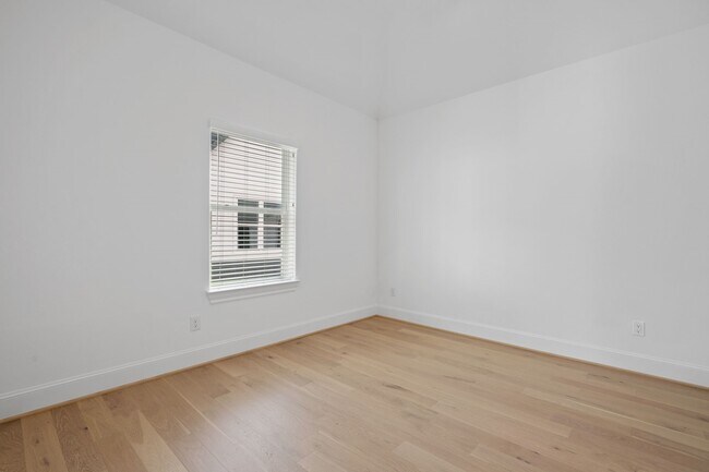 Building Photo - 614 Delmar St