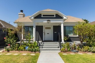 Building Photo - 4153 S Van Ness Ave