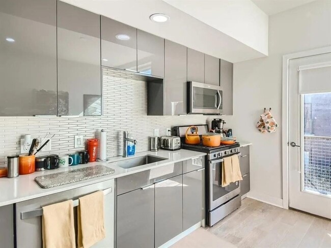 Foto del edificio - 1800 E 4th St