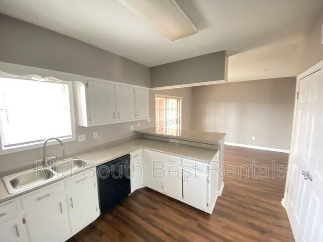 Foto del edificio - 6546 Whitetail Ln
