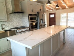 Building Photo - 10101 Endfield Way