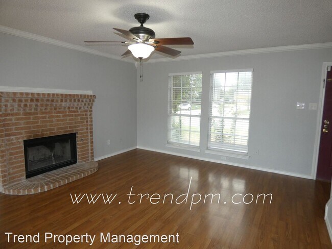 Building Photo - 3 br, 2.5 bath House - 979 Meadow Circle N.