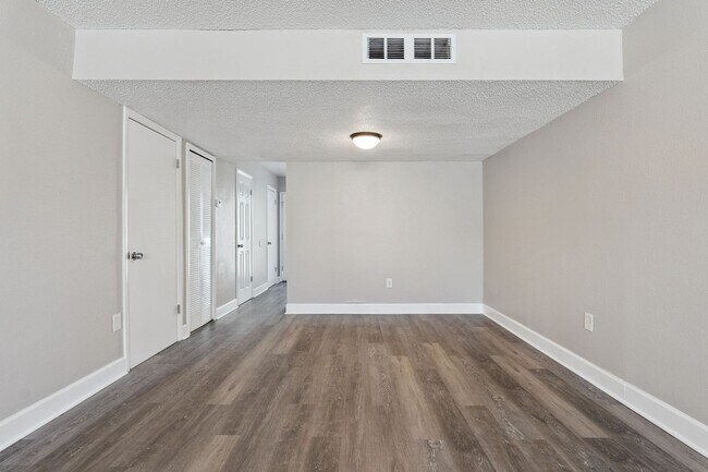Foto del edificio - Beautifully Updated 2BR/1.5BA Altamonte Springs Townhome with Modern Finishes