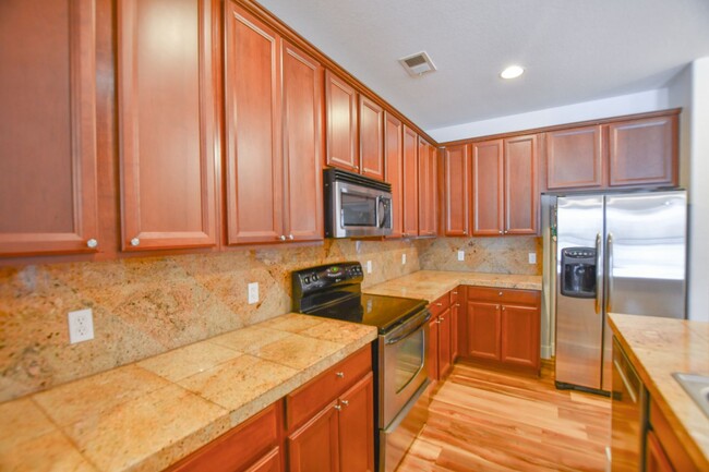 Building Photo - Beautiful Central Park Condo!