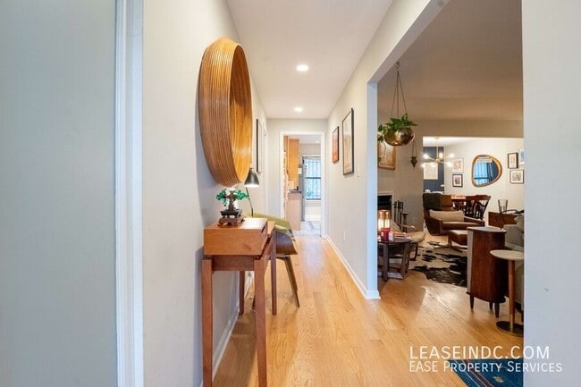 Building Photo - 1325 13th St NW