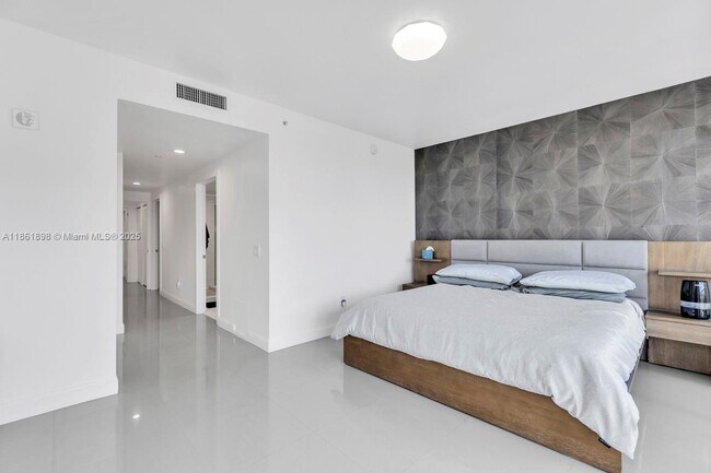 Foto del edificio - 2950 NE 188th St