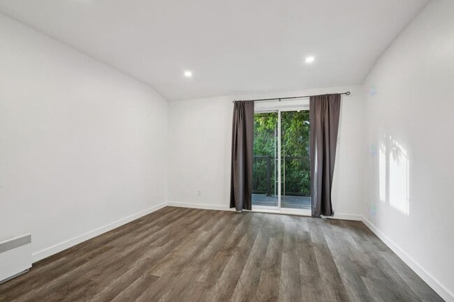 Building Photo - 3937 Rue Sainte-Émilie