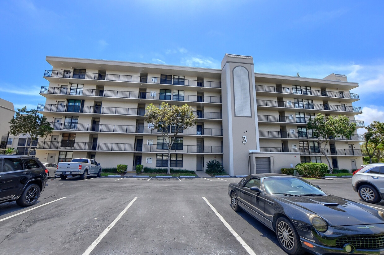 Photo - 3 Royal Palm Way (Boca Raton, FL)