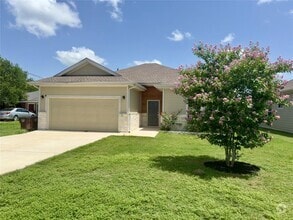 Building Photo - 1520 Hunter's Rd