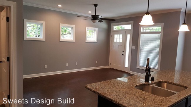 Foto del edificio - 4 br, 2 bath Apartment - 1425-B Park Street