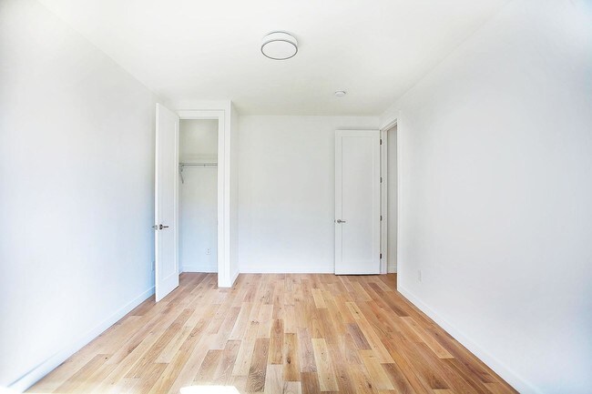 Foto del edificio - 3621-3629 Broadway