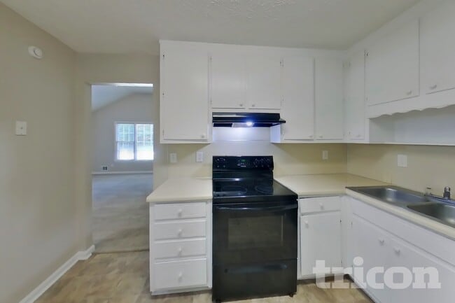 Building Photo - 3746 Windy Hill Dr SE
