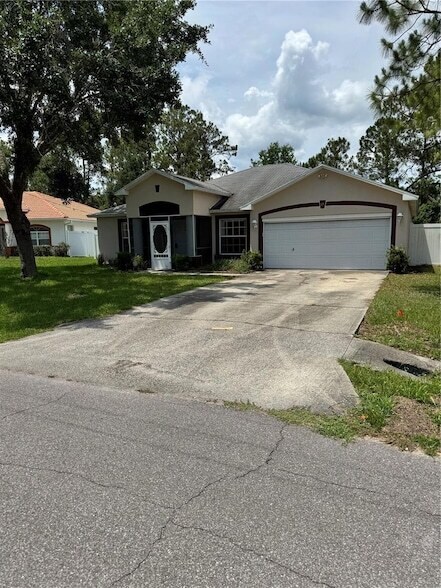 Foto del edificio - 15 Prattwood Ln