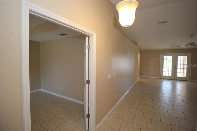 Building Photo - 71 Pheasant Dr