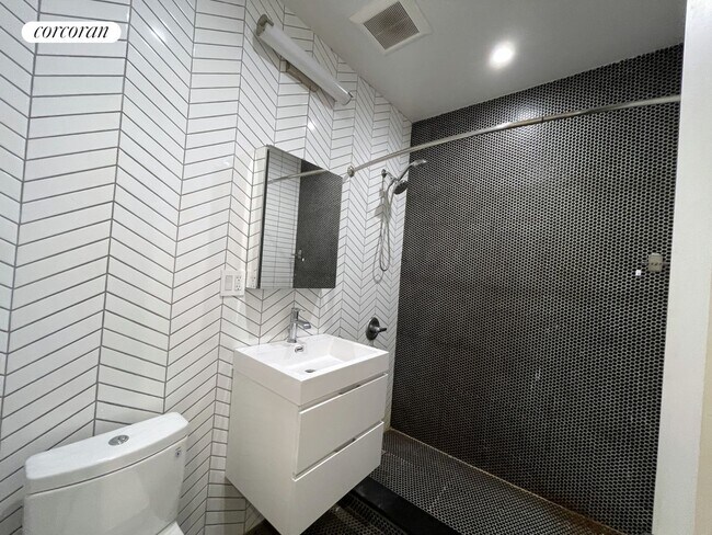 Building Photo - 360 W 116th St