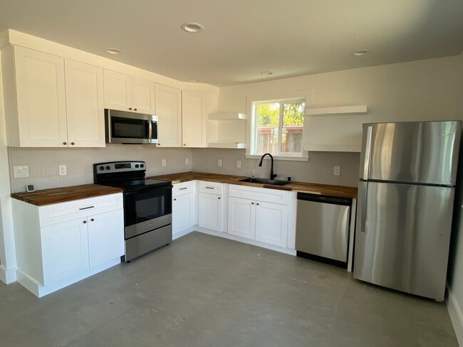 Building Photo - 20 Del Rey Ct