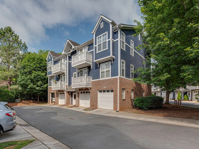 Building Photo - 1547 Walnut View Dr