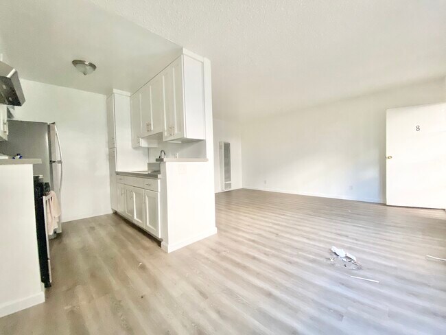 Foto del edificio - 3655 Midvale Ave