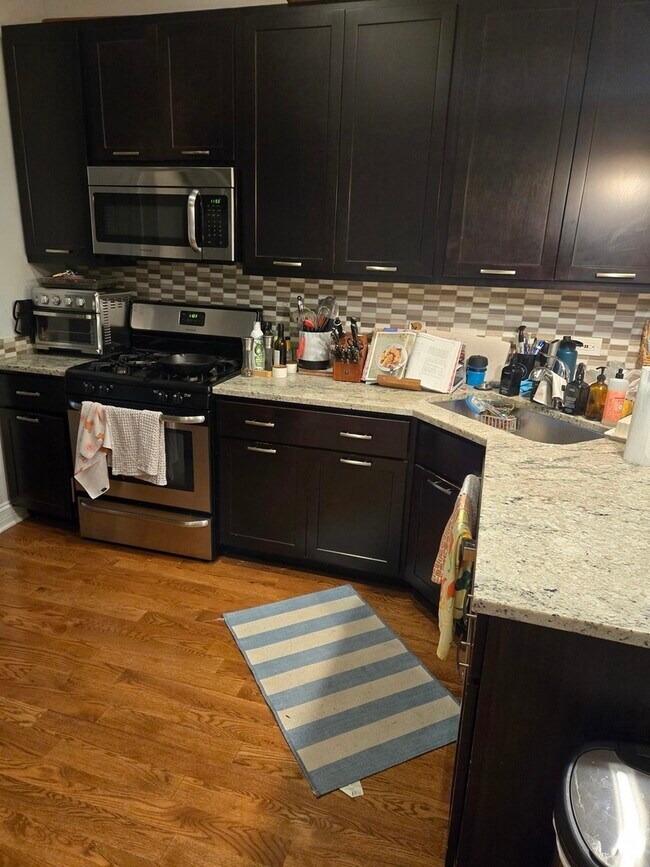 Foto del edificio - 2309 N Leavitt St