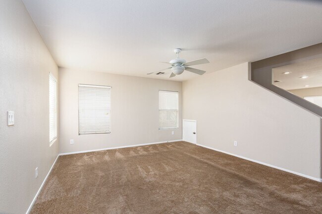 Foto del edificio - Southwest Las Vegas Home with 3 Bedrooms