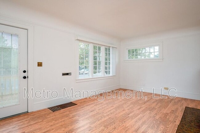 Foto del edificio - 1415 N Rosa Parks Way
