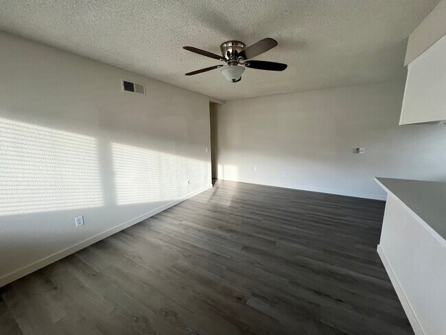 Foto del edificio - 72615 Edgehill Dr