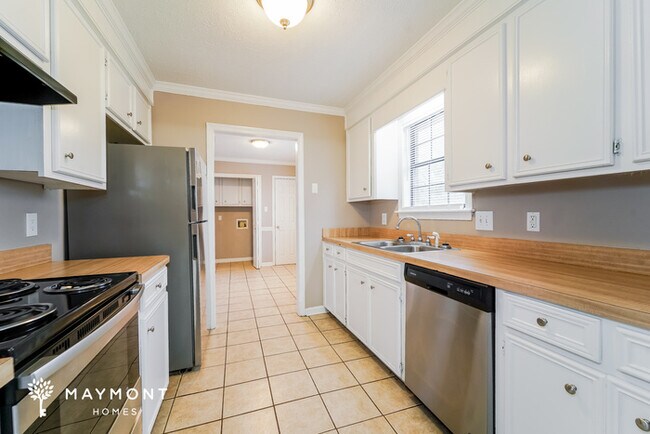 Foto del edificio - 3 Bedroom Home in a Great Location