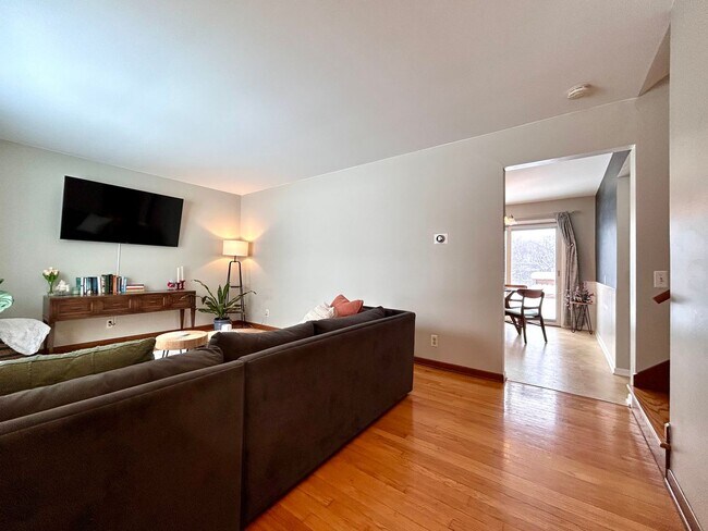 Foto del edificio - Four Bedroom Home in Southeast Grand Rapids