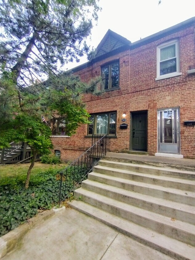 Foto principal - 11418 S St Lawrence Ave