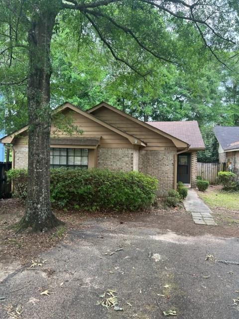 Primary Photo - 1827 Spring Brook Ct