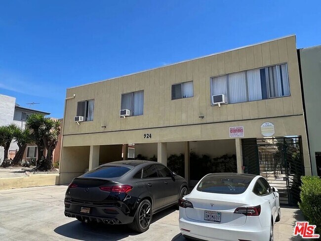 Foto del edificio - 924 N Curson Ave