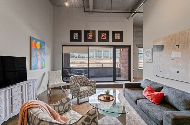 Building Photo - Fully Furnished 2 Bed / 2 Bath Modern Apar...