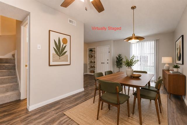 Foto del edificio - 9808 Valley Meadow Pl