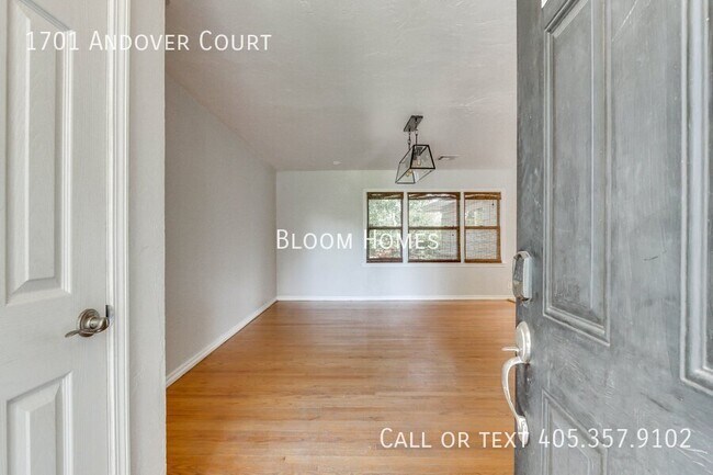 Building Photo - 1701 Andover Ct