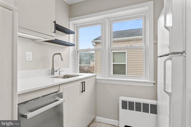 Foto del edificio - 225 E Hector St