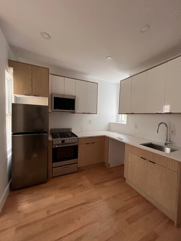 Foto principal - 151 Williams Ave