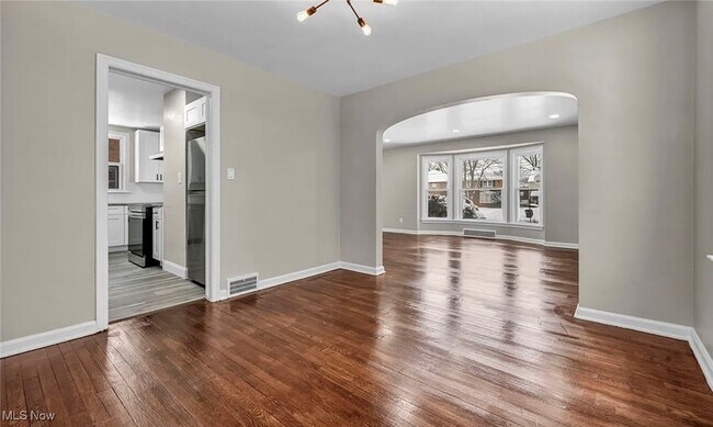 Foto del edificio - 13614 Cedar Rd
