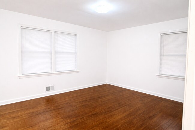 Foto del edificio - 322 Roberts St