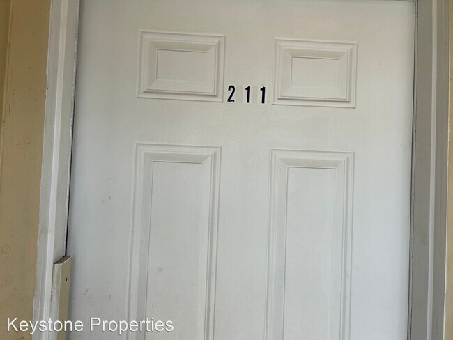 Building Photo - 2 br, 1 bath House - 211 E. Park St.