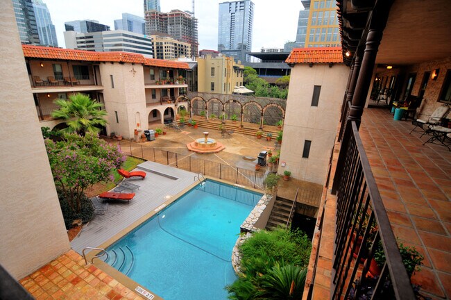 Courtyard View (from top floor) - 505 W 7th St