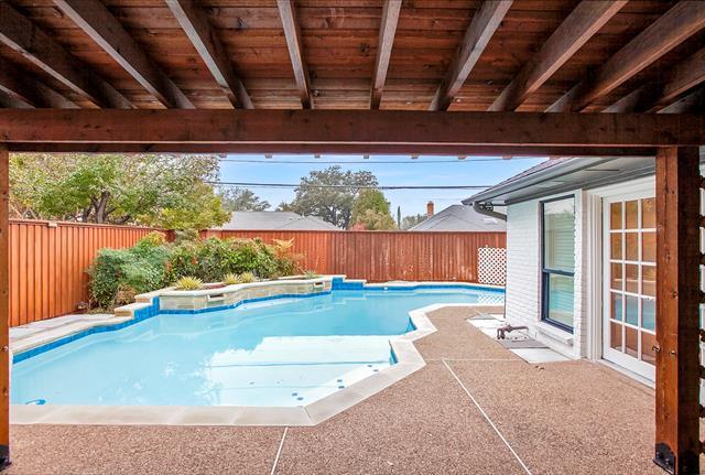 Foto del edificio - 16114 Shadybank Dr