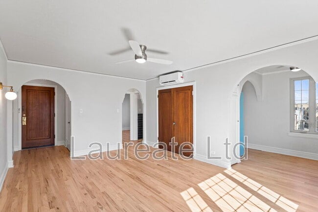 Foto del edificio - 1050 N Pearl St