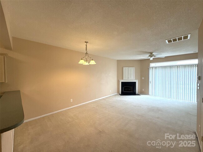 Foto del edificio - 1515 Sylvia Ct