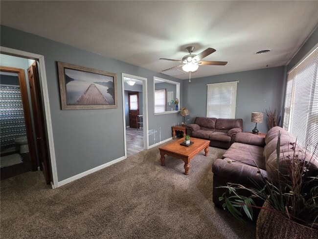 Foto del edificio - 301 Washington St