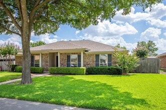 Building Photo - 900 Ledgemont Dr