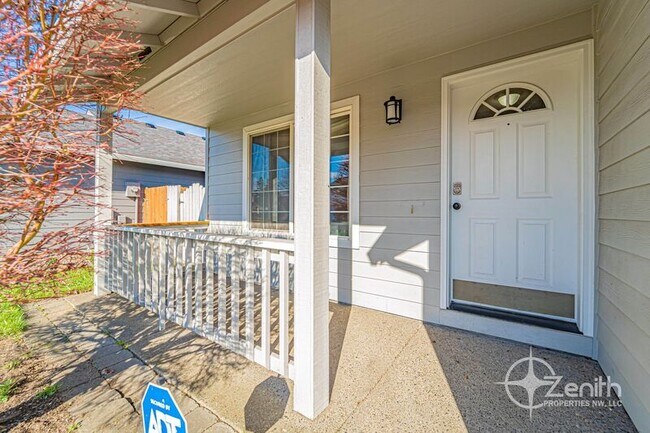 Foto del edificio - 16806 NE 31st Way