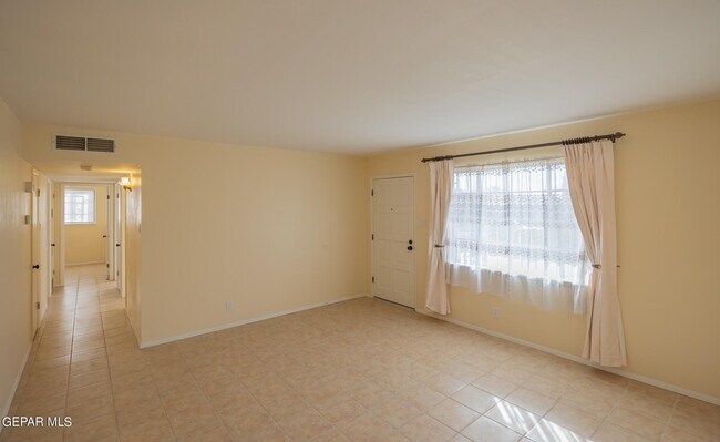 Foto del edificio - 3913 Titanic Ave