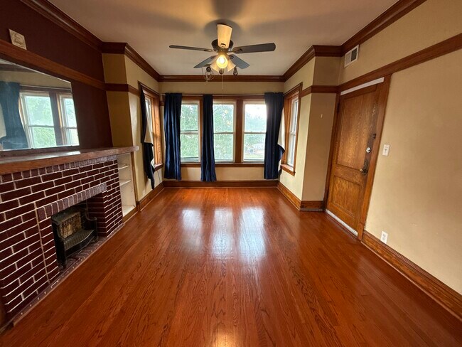 Foto del edificio - 3029 N Christiana Ave
